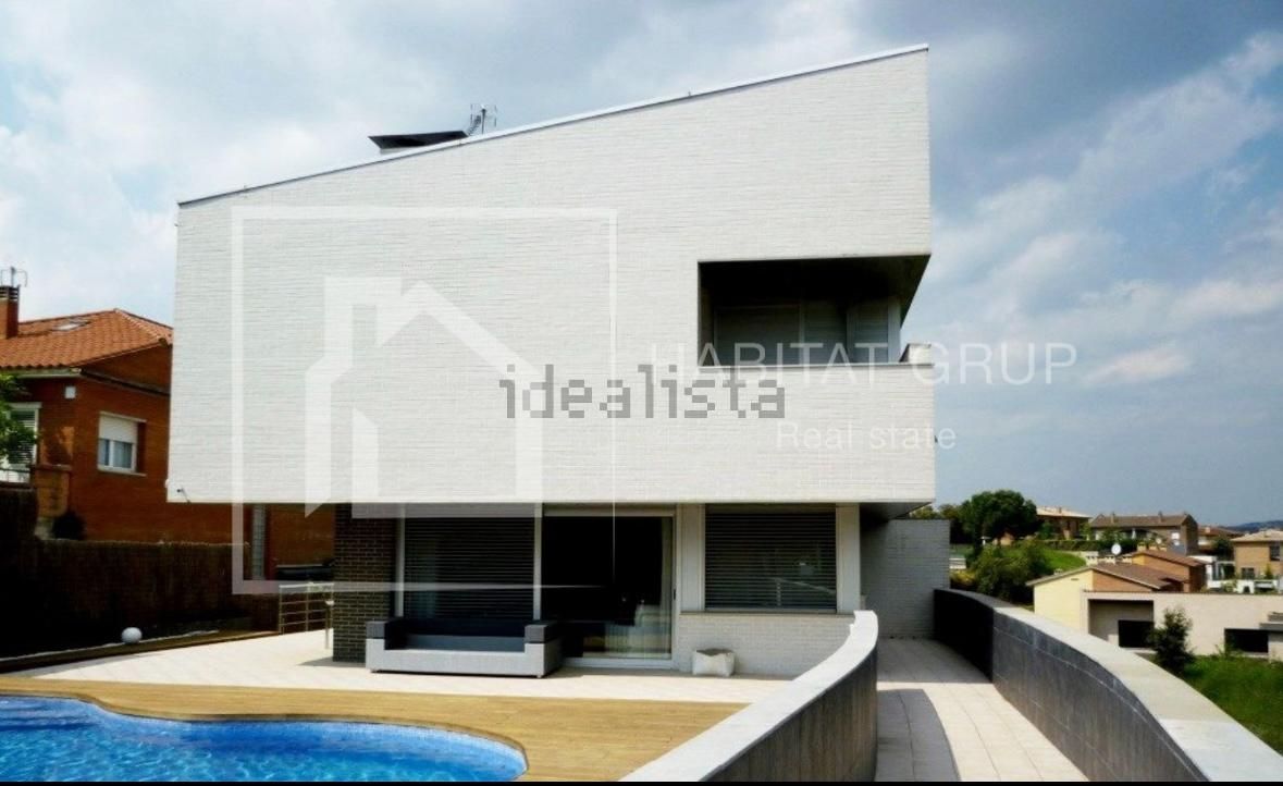 Vista exterior de Casa o xalet en venda en Girona Capital amb Aire condicionat, Calefacció i Jardí privat