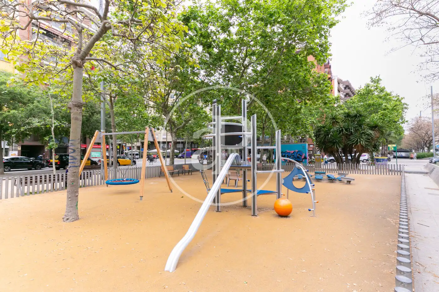 Vista exterior de Pis en venda en Barcelona amb Calefacció i Balcó