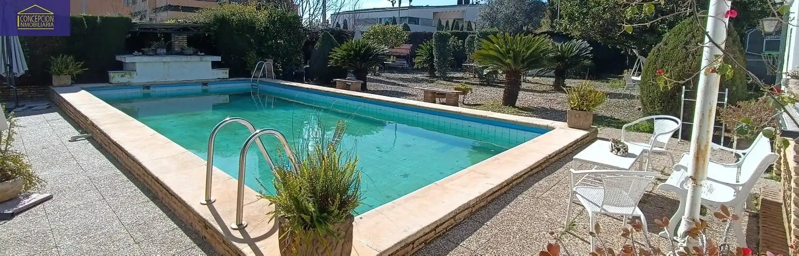 Swimming pool of Houses for sale in Córdoba  with Air Conditioner, Heating and Private garden