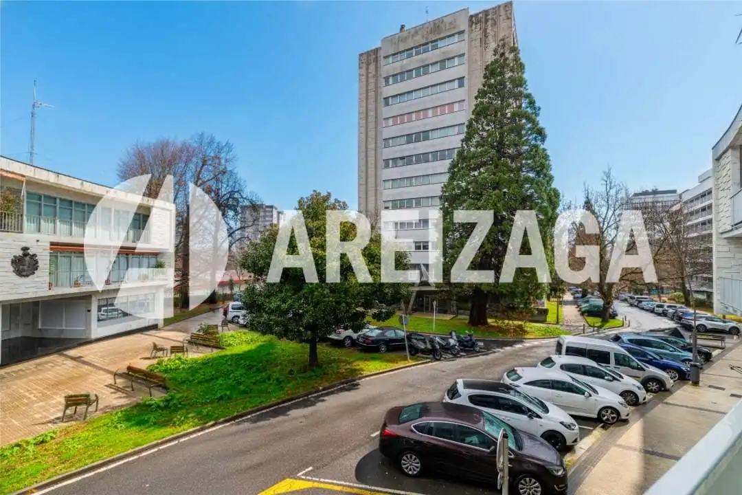 Außenansicht von Wohnung zum Verkauf in Donostia - San Sebastián  mit Heizung, Terrasse und Möbliert