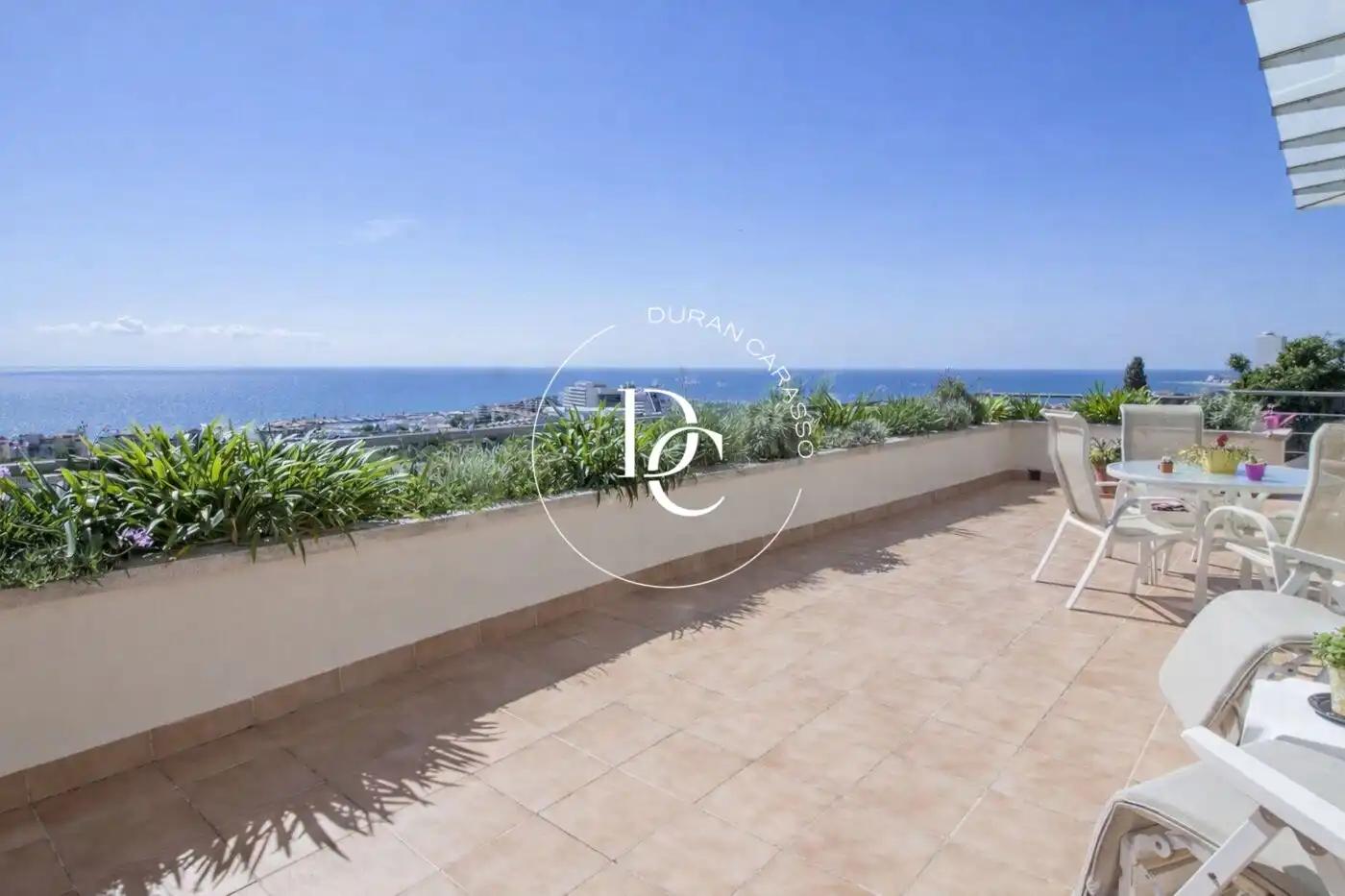 Casa con piscina en venta en Carrer del Roc Florit, imagen 2