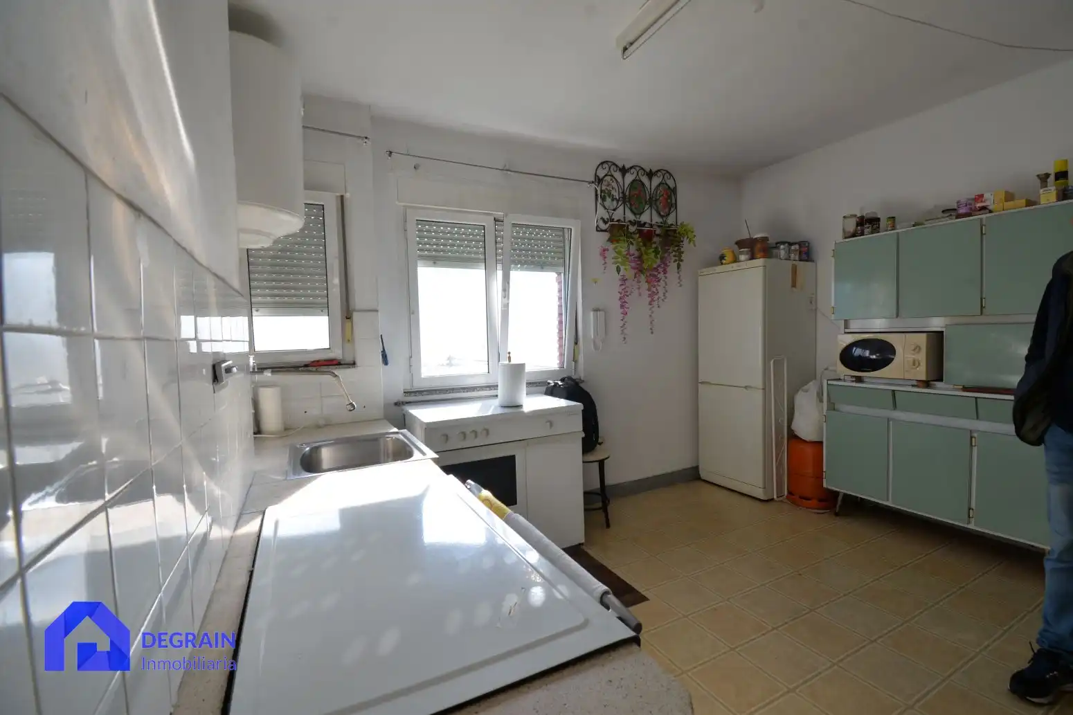 Cuina de Pis en venda en Oviedo  amb Terrassa