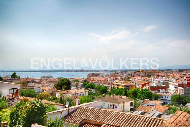 Apartamento en Venta en Carrer Cuana en Almadrava - Canyelles - Puig-Rom