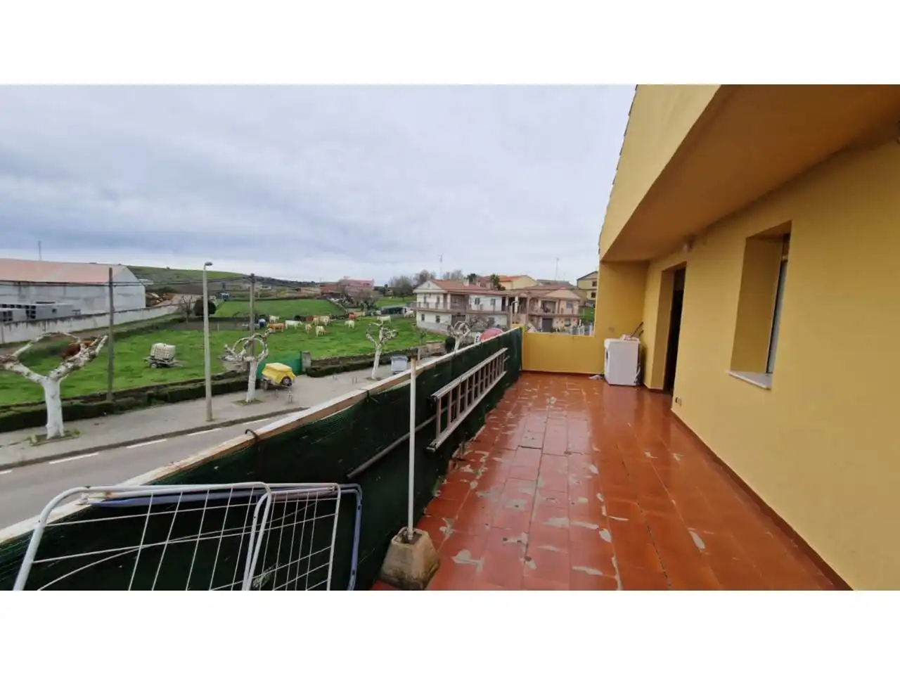 Vista exterior de Edificio en venta en Gallegos de Argañán