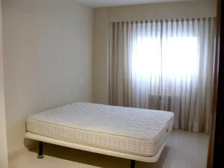 Habitación de Piso de alquiler en Valencia con Aire acondicionado, Calefacción y Trastero
