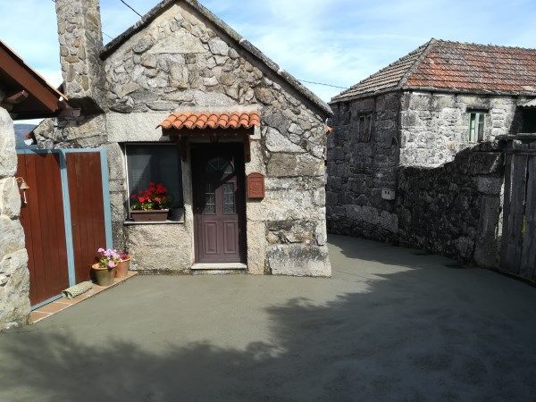 Exterior view of Country house for sale in Covelo  with Private garden and Storage room