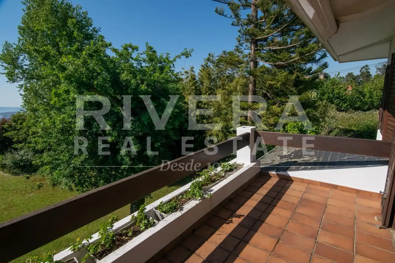 Vista exterior de Casa o chalet en venta en Vigo  con Calefacción, Jardín privado y Terraza