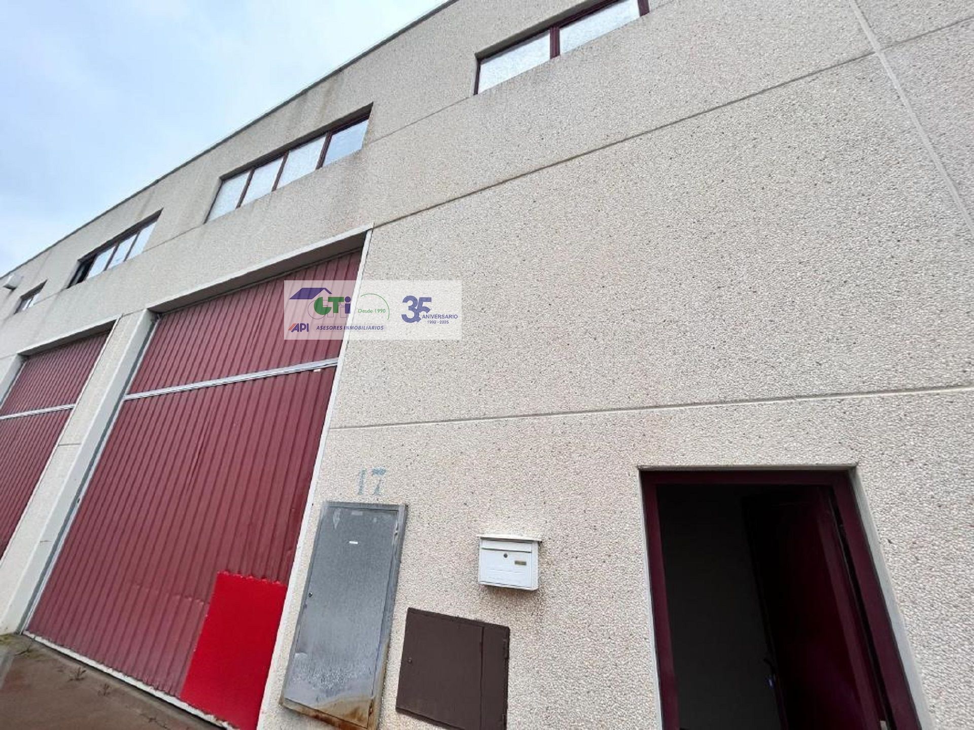 Exterior view of Industrial buildings for sale in Cuarte de Huerva