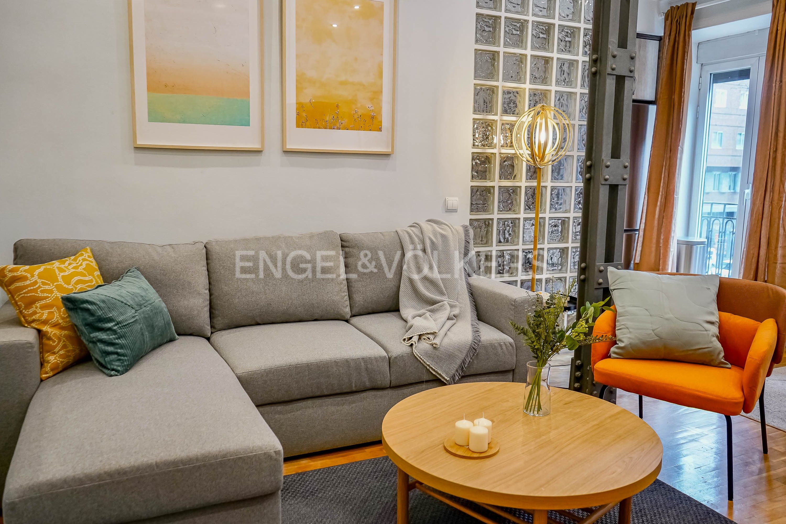 Sala d'estar de Pis de lloguer en  Madrid Capital amb Aire condicionat, Calefacció i Moblat