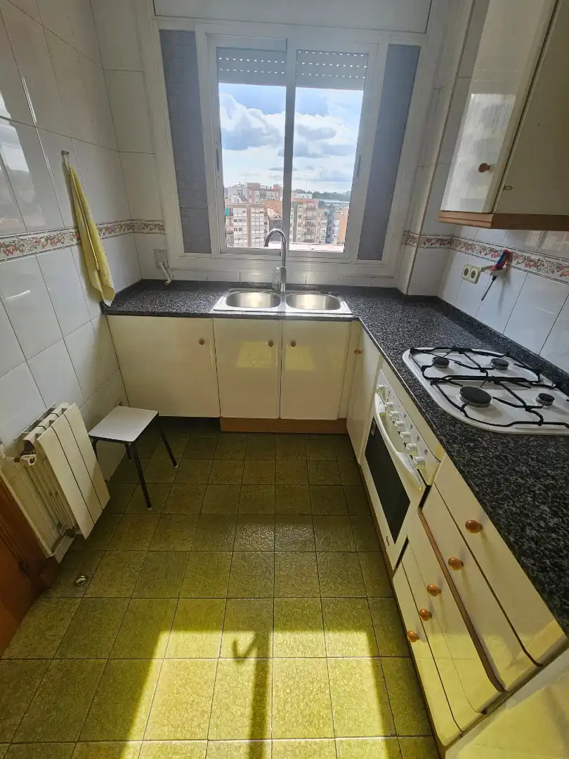 Kitchen of Flat for sale in Sabadell  with Air Conditioner, Heating and Oven