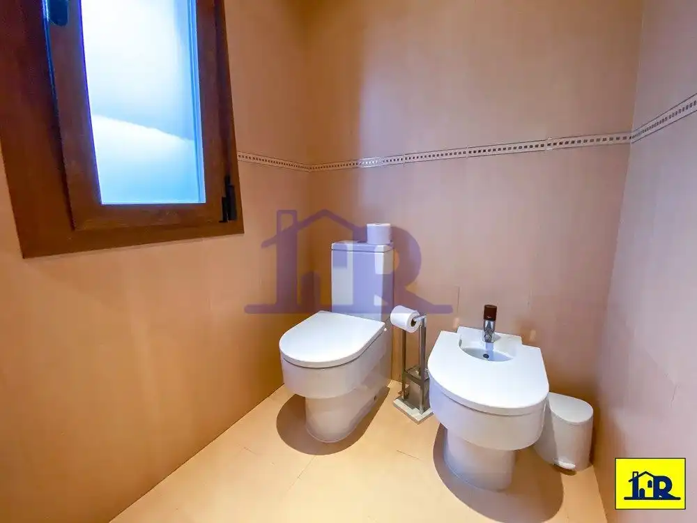 Bathroom of Houses for sale in Arcas del Villar  with Air Conditioner, Heating and Terrace
