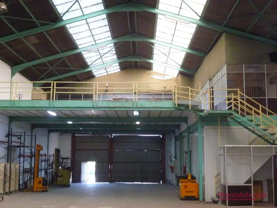 Nave industrial de alquiler en Camargo
