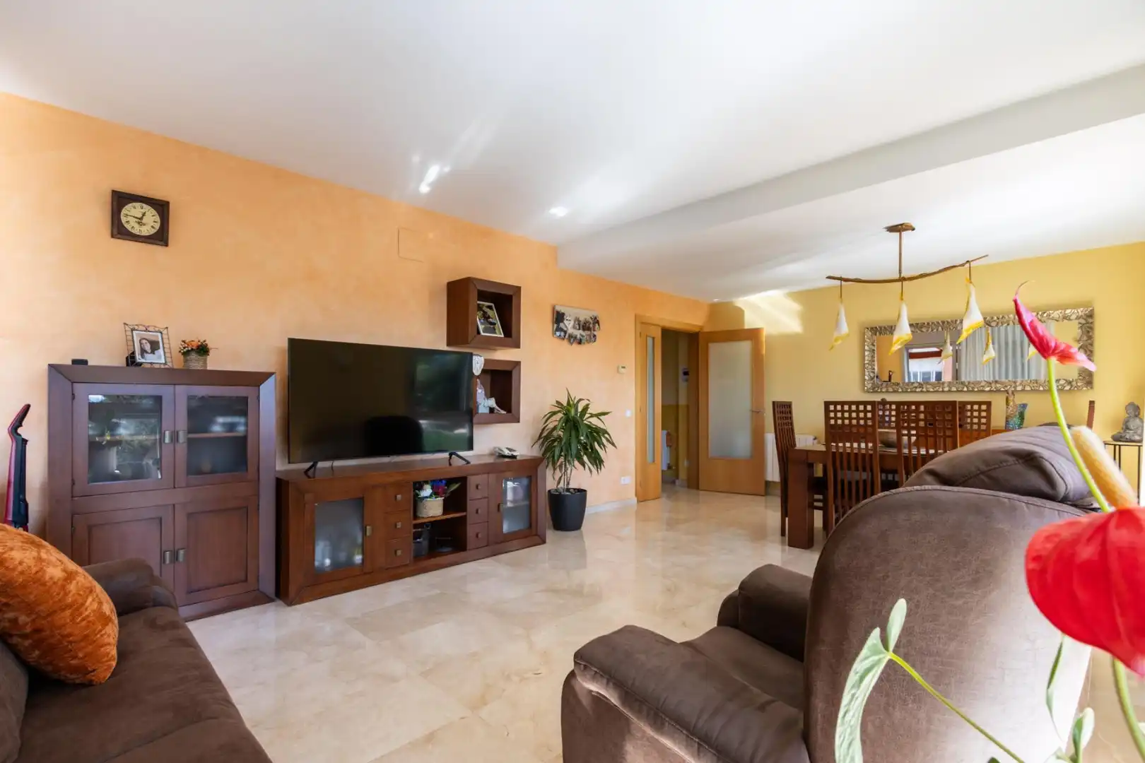 Sala d'estar de Casa adosada en venda en Castellar del Vallès amb Aire condicionat, Calefacció i Terrassa