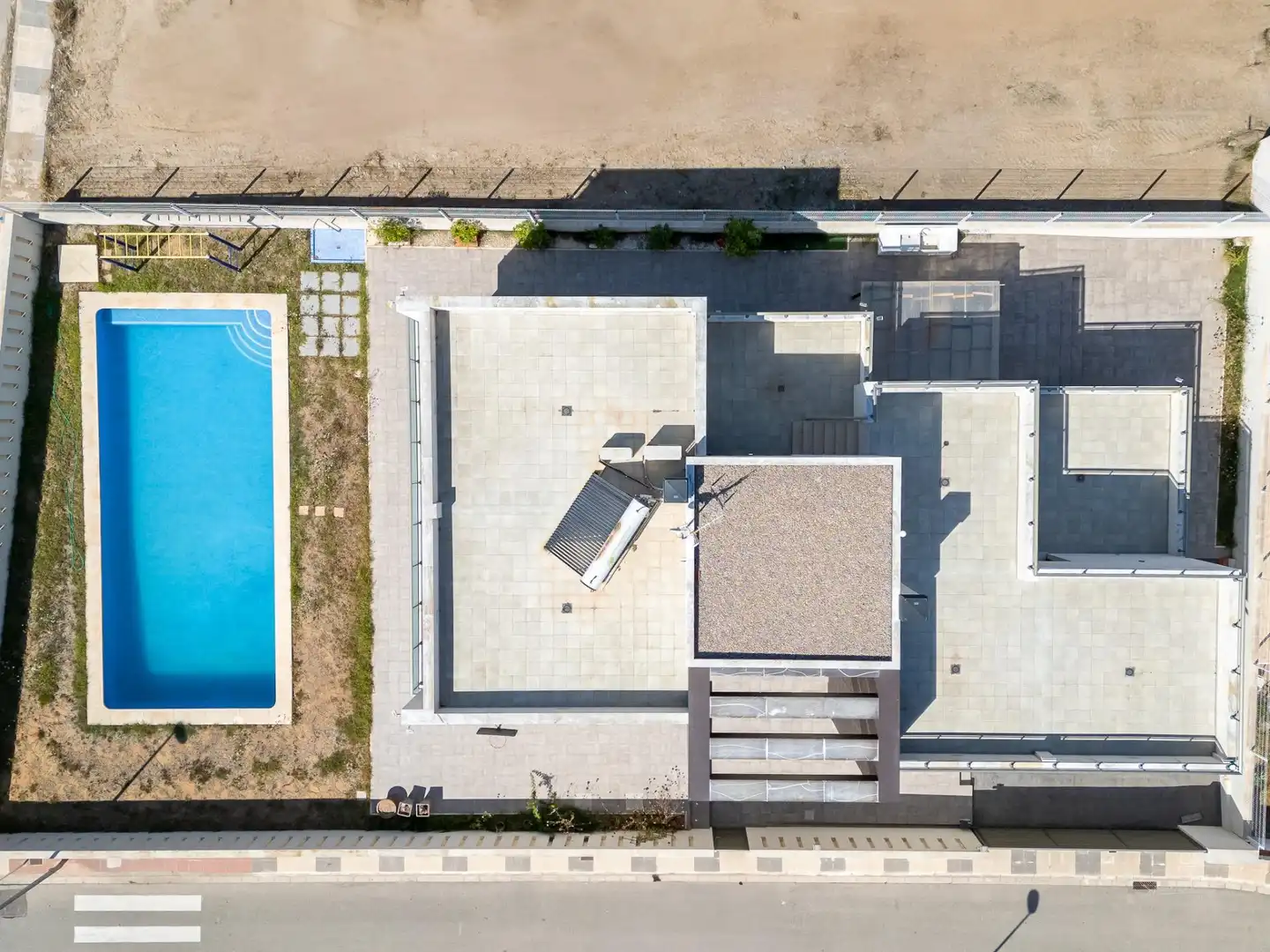 Piscina de Casa o xalet en venda en Oliva amb Aire condicionat, Jardí privat i Terrassa