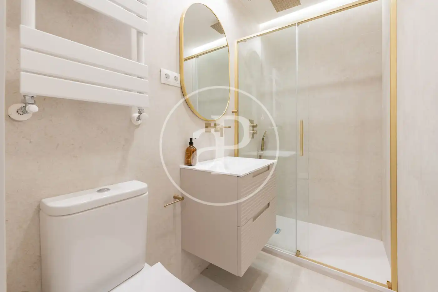 Baño de Piso en venta en Madrid con Aire acondicionado, Calefacción y Amueblado