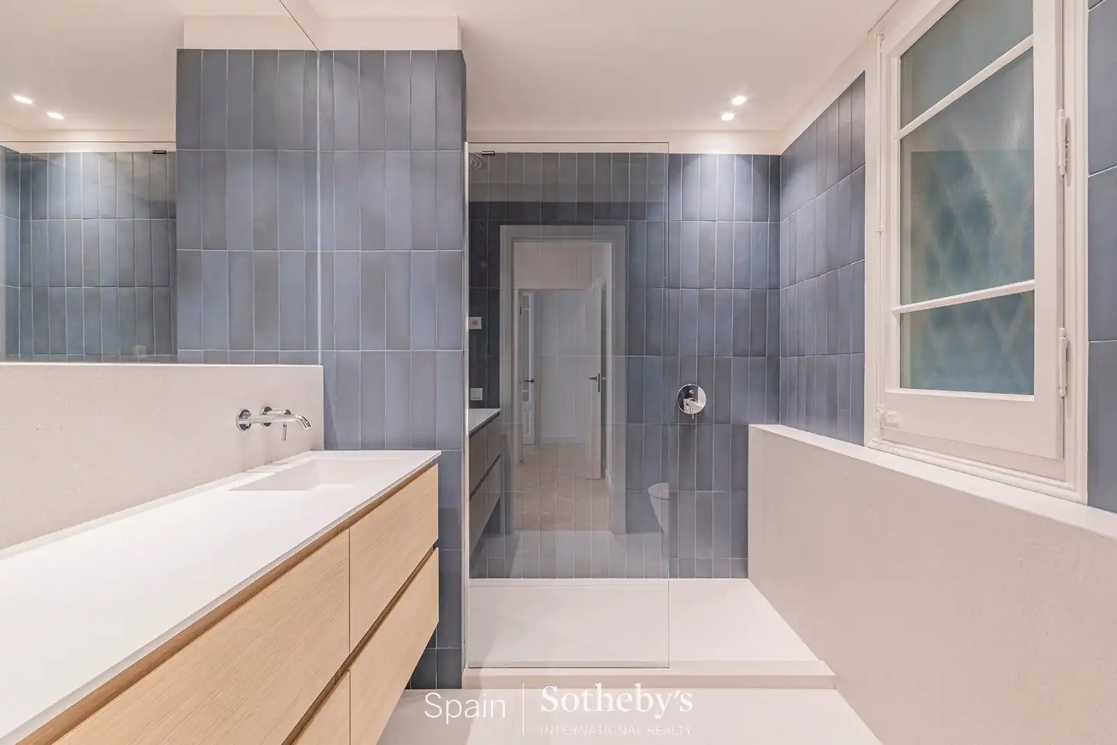 Bany de Apartament en venda en Eixample