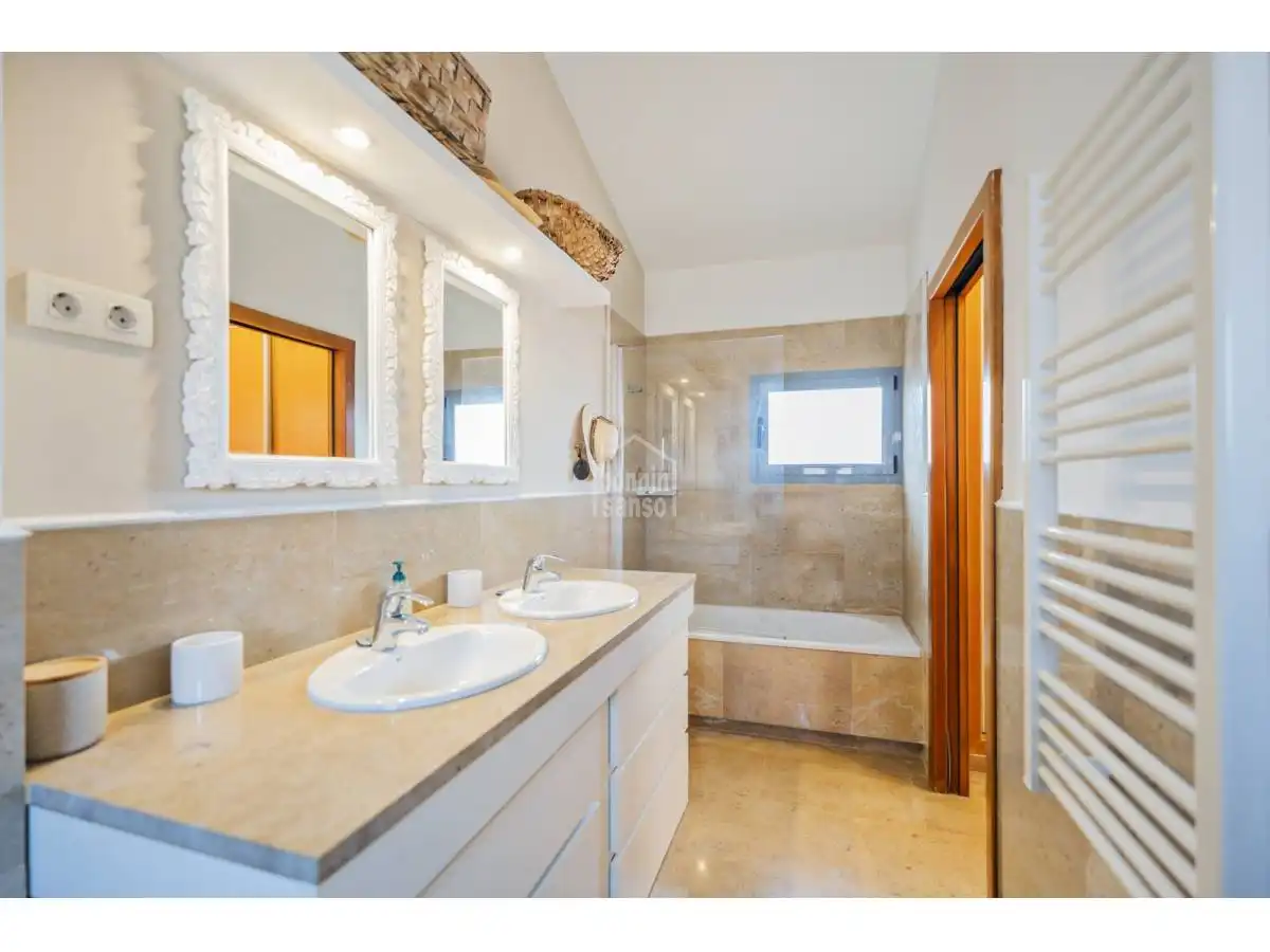 Baño de Apartamento en venta en Ciutadella de Menorca con Calefacción, Terraza y Piscina