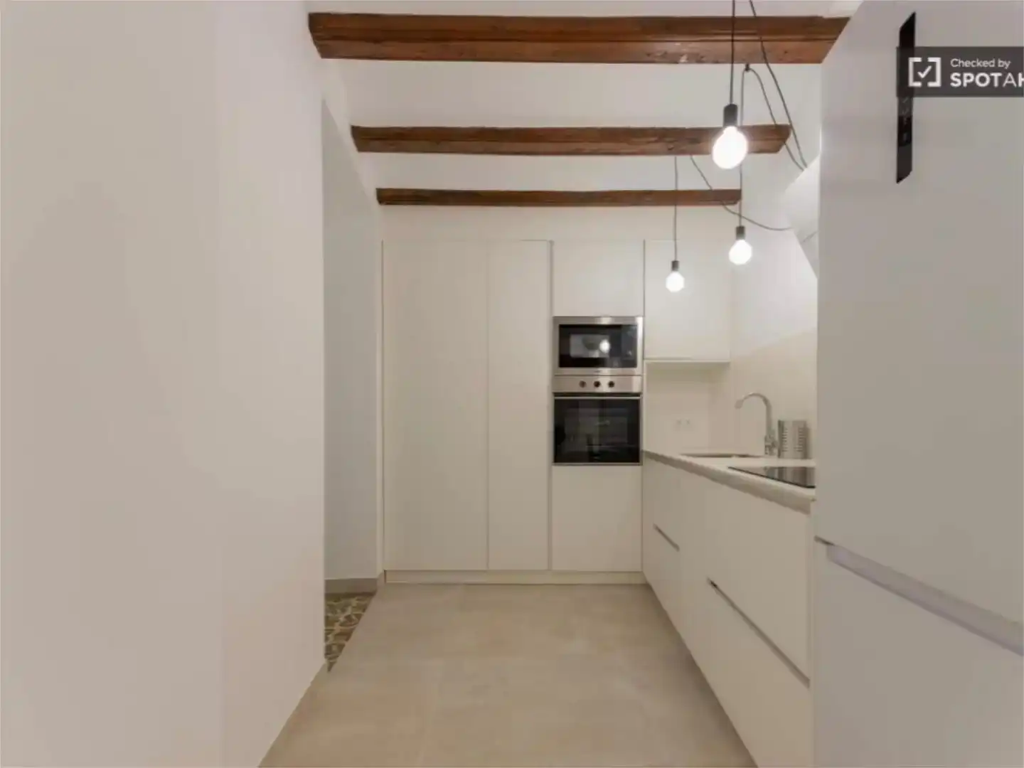 Cuina de Pis de lloguer en  Valencia Capital amb Aire condicionat i Balcó