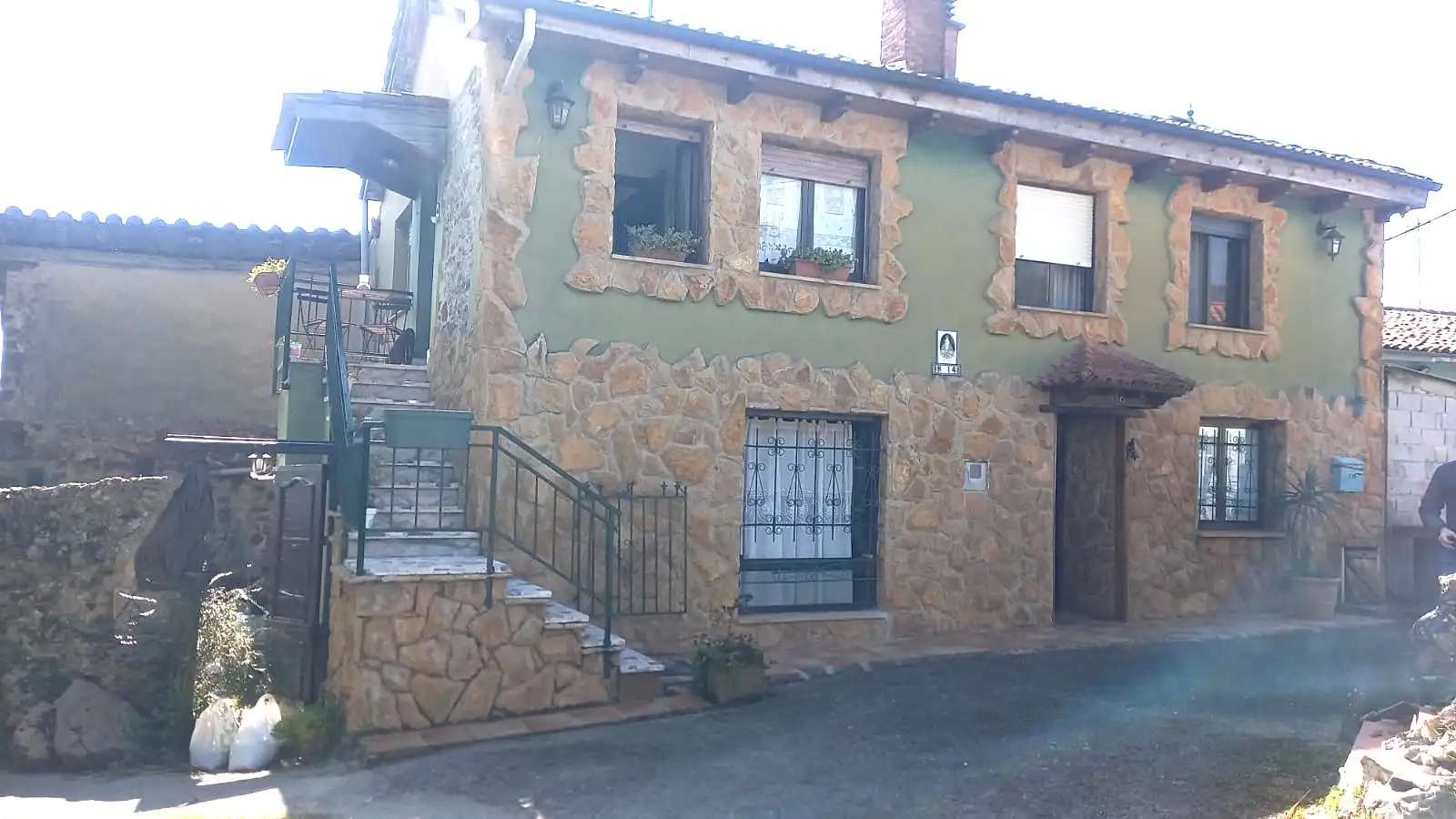 Vista exterior de Casa o chalet en venta en Sariego con Jardín privado, Terraza y Trastero