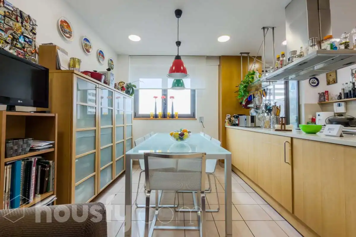 Cocina de Piso en venta en Barcelona con Aire acondicionado, Calefacción y Jardín privado