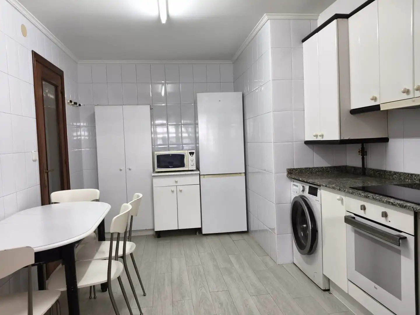 Küche von Wohnung zur Miete in Camargo mit Parkett, Terrasse und Abstellraum