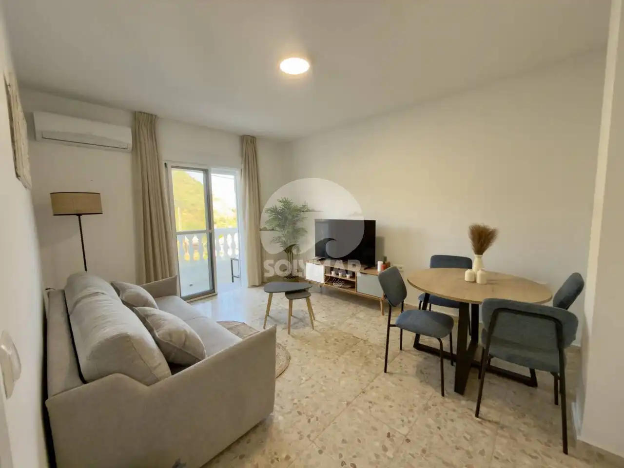 Vista exterior de Casa o xalet de lloguer en Vélez-Málaga amb Aire condicionat i Moblat