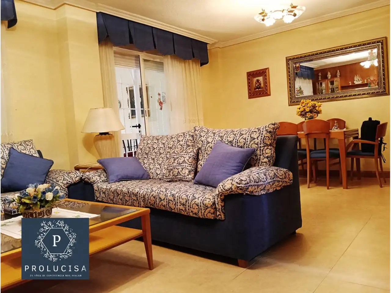 Sala d'estar de Casa adosada en venda en Moraleja de Enmedio amb Aire condicionat i Calefacció