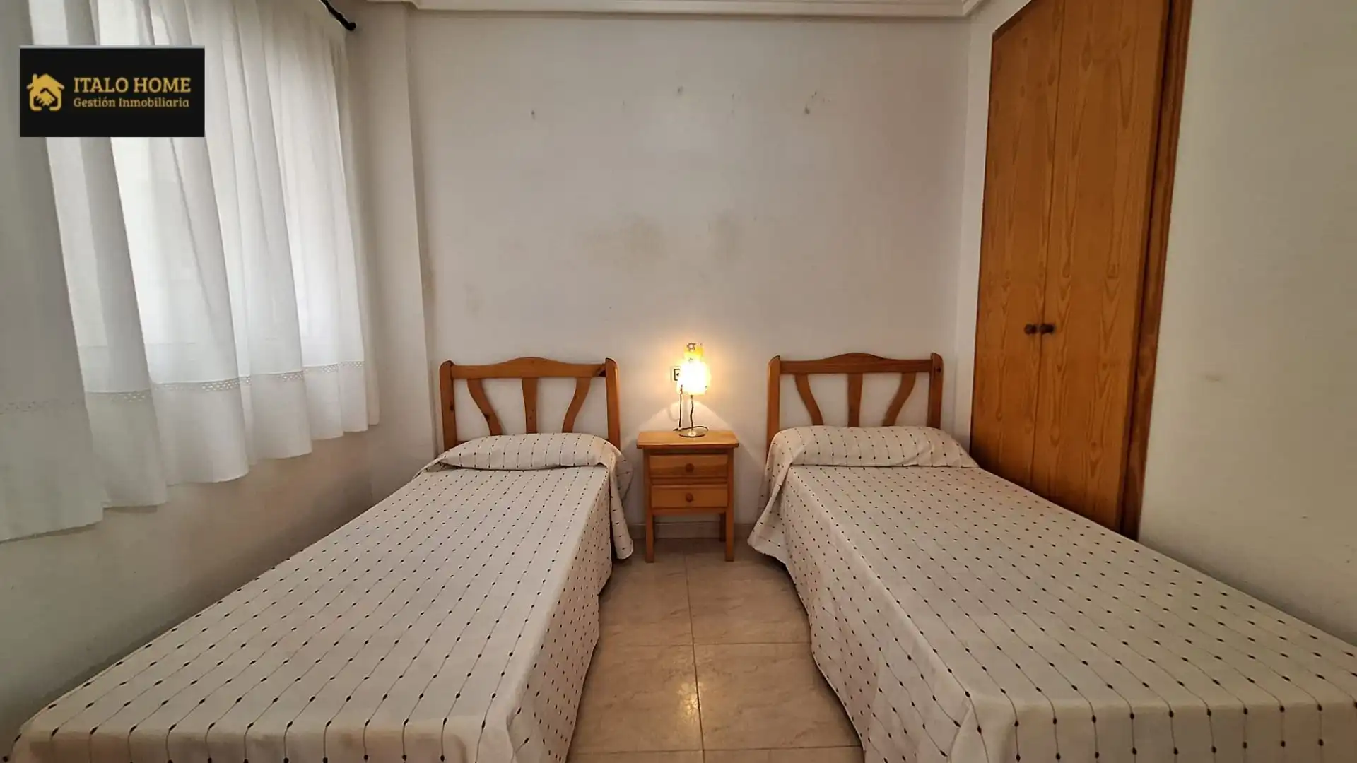 Habitación de Piso en venta en Torrevieja con Piscina comunitaria