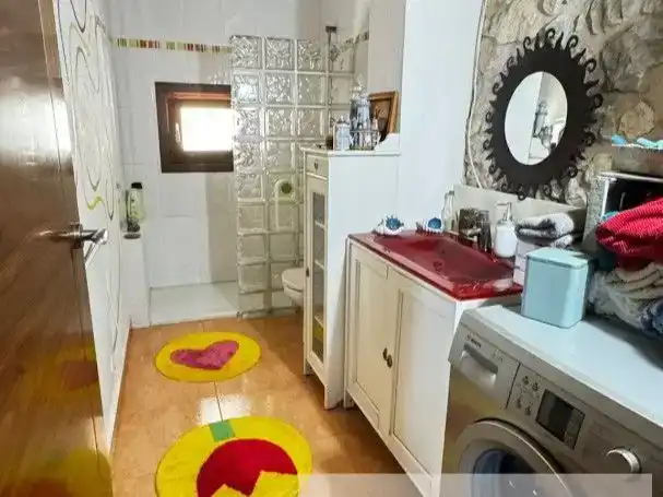 Baño de Casa adosada en venta en El Pinell de Brai con Aire acondicionado, Trastero y Amueblado
