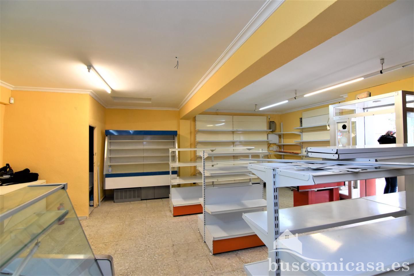 Premises to rent in Linares  with Air Conditioner