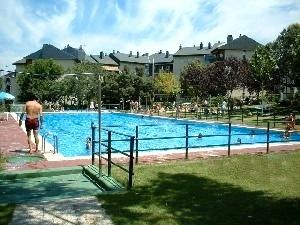 Piscina de Pis en venda en Collado Villalba amb Calefacció, Terrassa i Forn