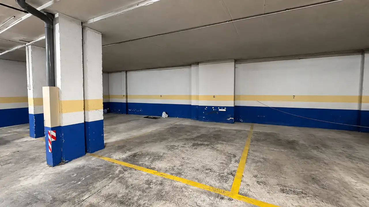 Parkplatz von Garage zur Miete in San Pedro de Alcántara