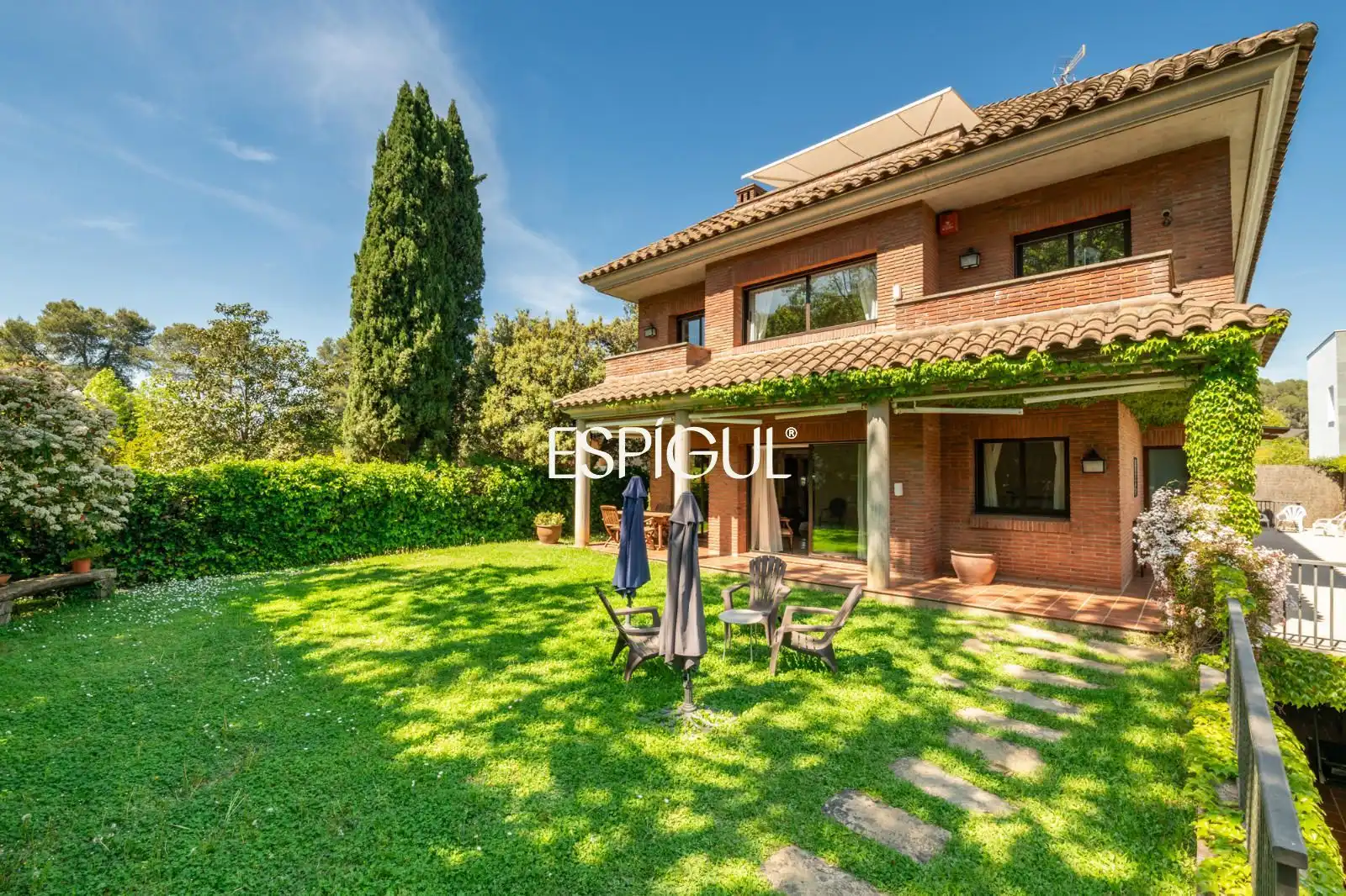Jardí de Casa o xalet en venda en Sant Cugat del Vallès amb Aire condicionat, Calefacció i Traster