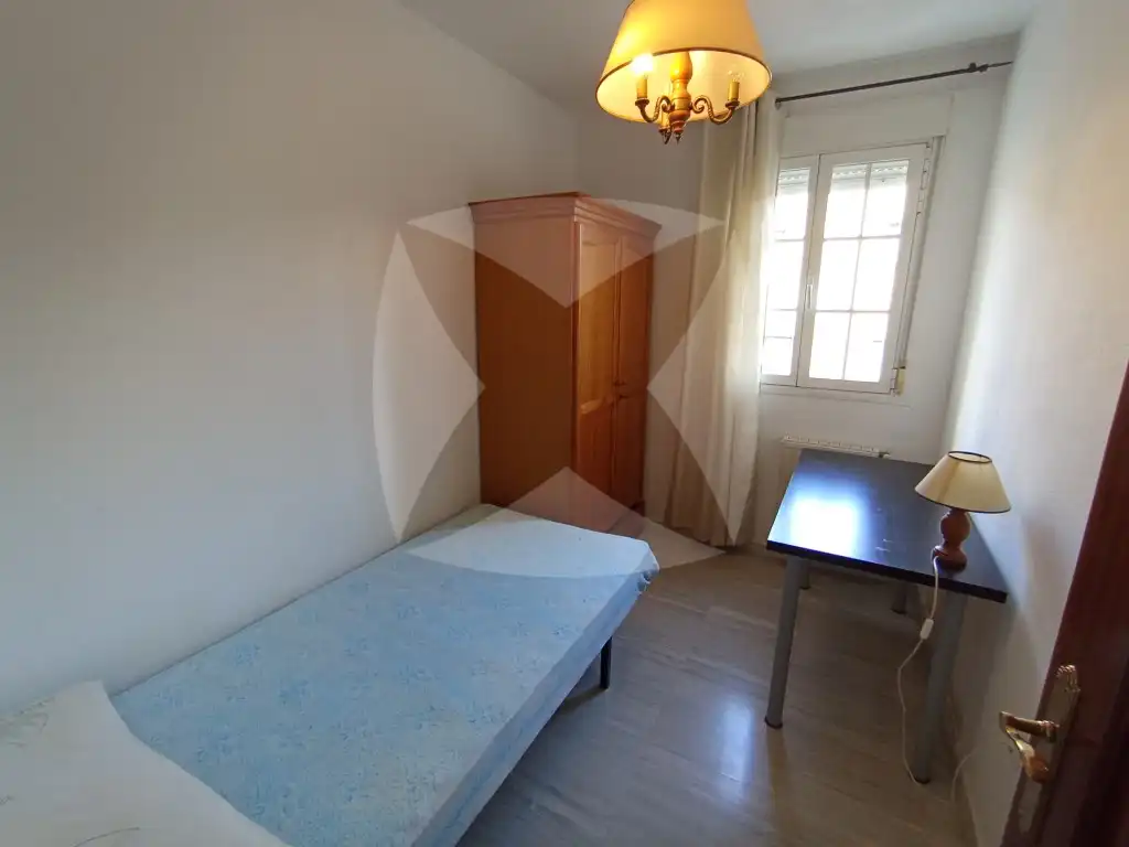 Habitación de Piso de alquiler en Badajoz con Aire acondicionado, Terraza y Amueblado
