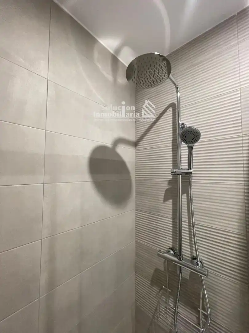 Bathroom of Flat for rent in Salamanca  with Heating and Furnished