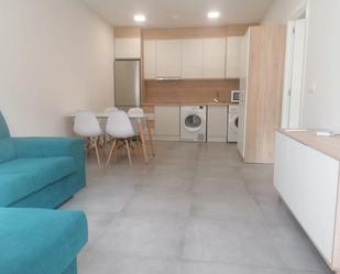 Cuina de Apartament de lloguer en  Murcia Capital amb Moblat, Rentadora i Microones