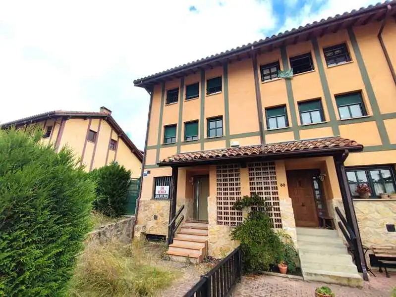 Vista exterior de Casa adosada en venta en Zuia con Jardín privado y Balcón