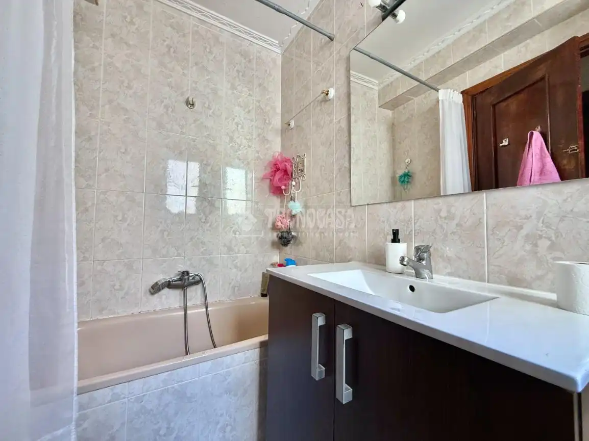 Baño de Piso en venta en Alcalá de Henares con Calefacción y Terraza
