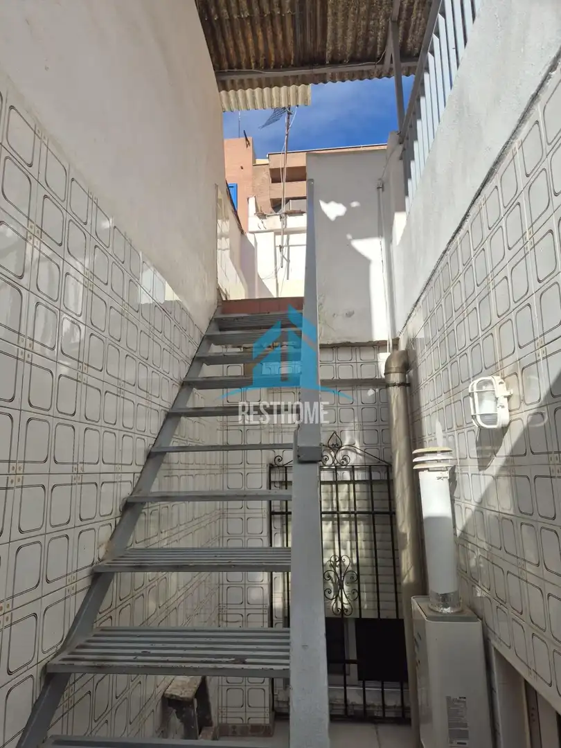 Vista exterior de Casa o xalet en venda en Aldaia amb Terrassa, Traster i Balcó