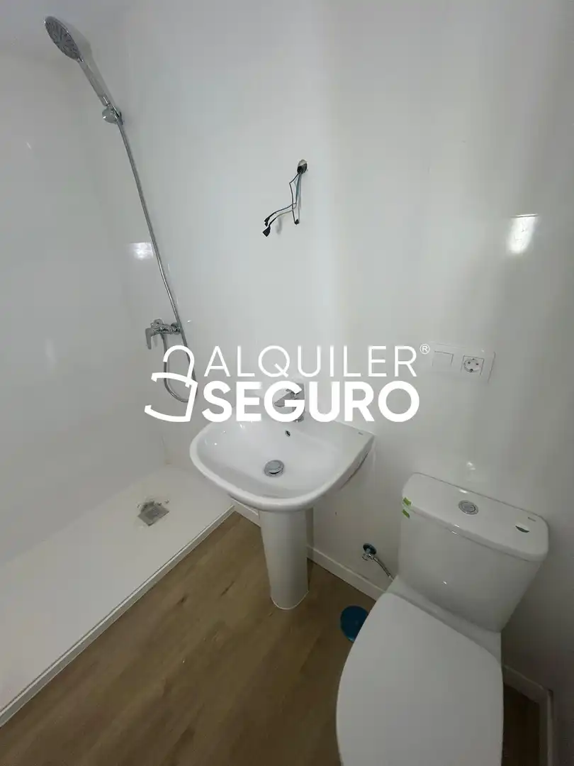 Baño de Piso de alquiler en Cenes de la Vega con Terraza