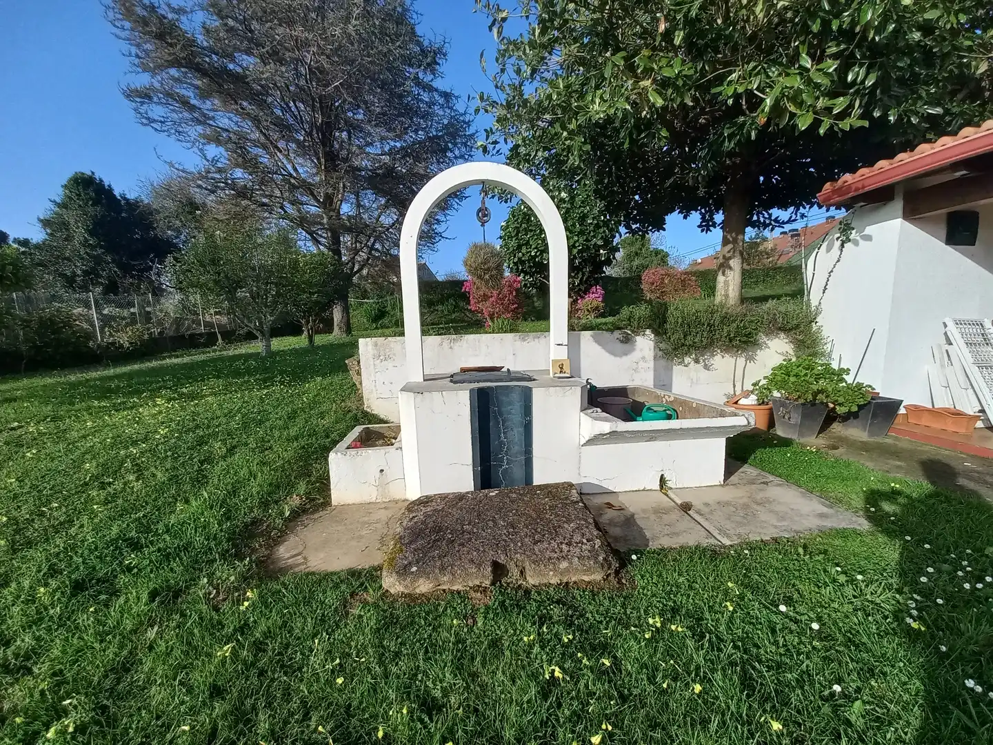 Jardí de Casa o xalet en venda en Oleiros amb Parquet, Terrassa i Traster