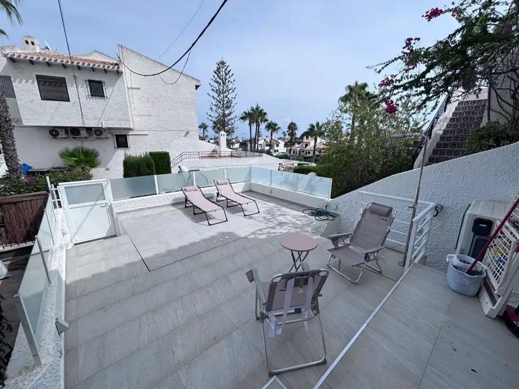 Einfamilien-Reihenhaus zur Miete in Orihuela, Alicante
