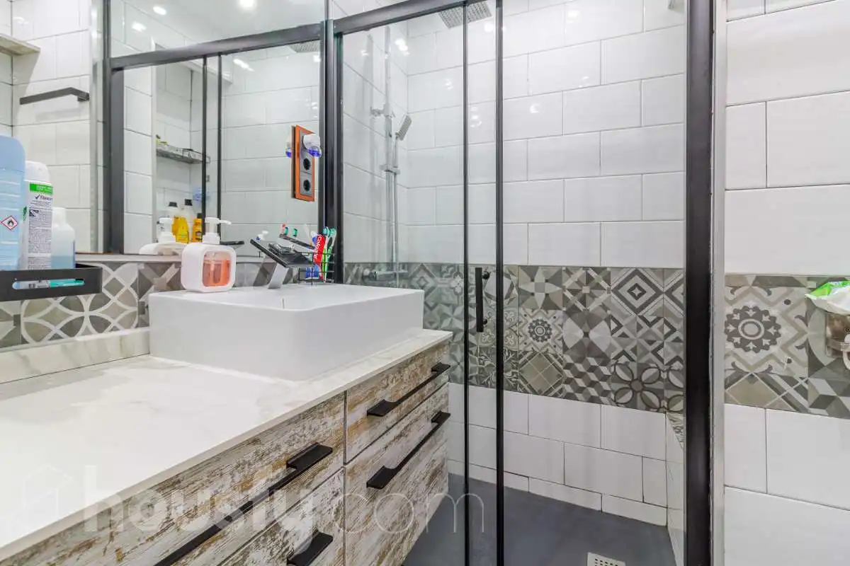 Badezimmer von Dachboden zum Verkauf in El Prat de Llobregat mit Klimaanlage, Heizung und Terrasse