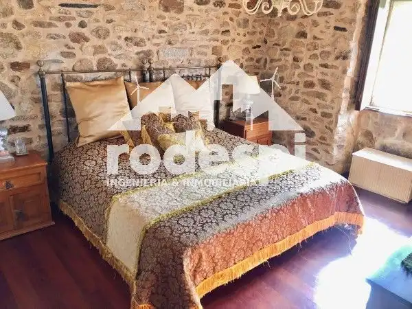 Dormitori de Casa o xalet en venda en Curtis amb Calefacció, Traster i Piscina