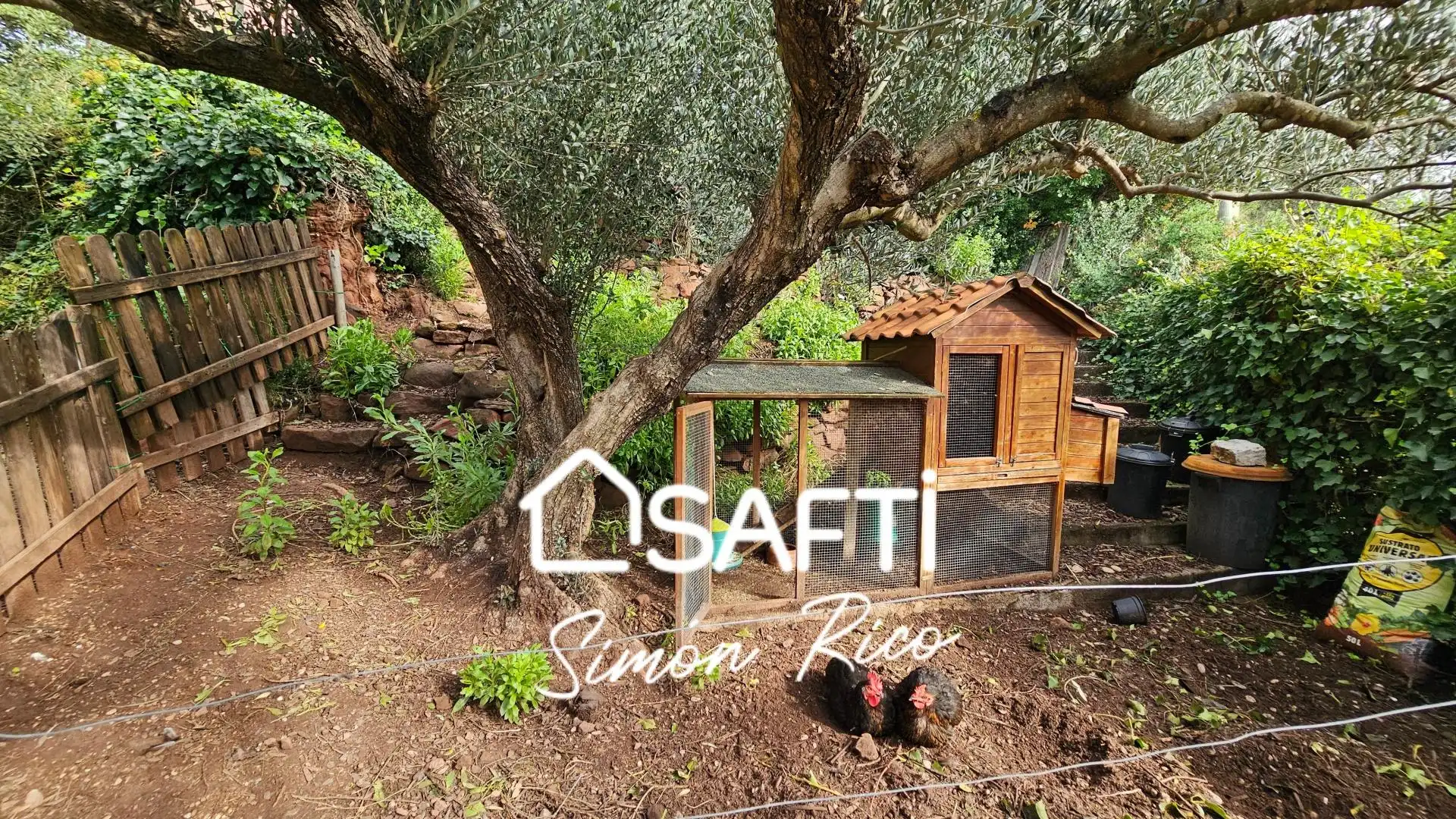 Jardí de Casa o xalet en venda en Cervelló