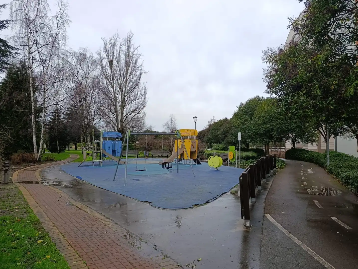 Vista exterior de Pis en venda en Gijón  amb Calefacció, Parquet i Traster