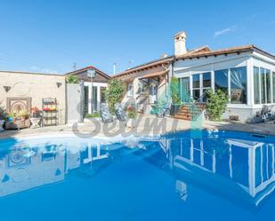 Vista exterior de Casa o xalet en venda en Hospital de Órbigo amb Terrassa i Piscina