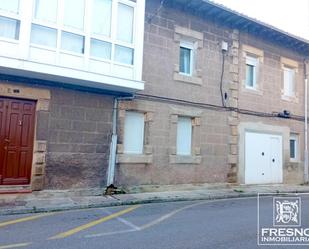 Vista exterior de Casa adosada en venda en Reinosa amb Calefacció, Terrassa i Traster