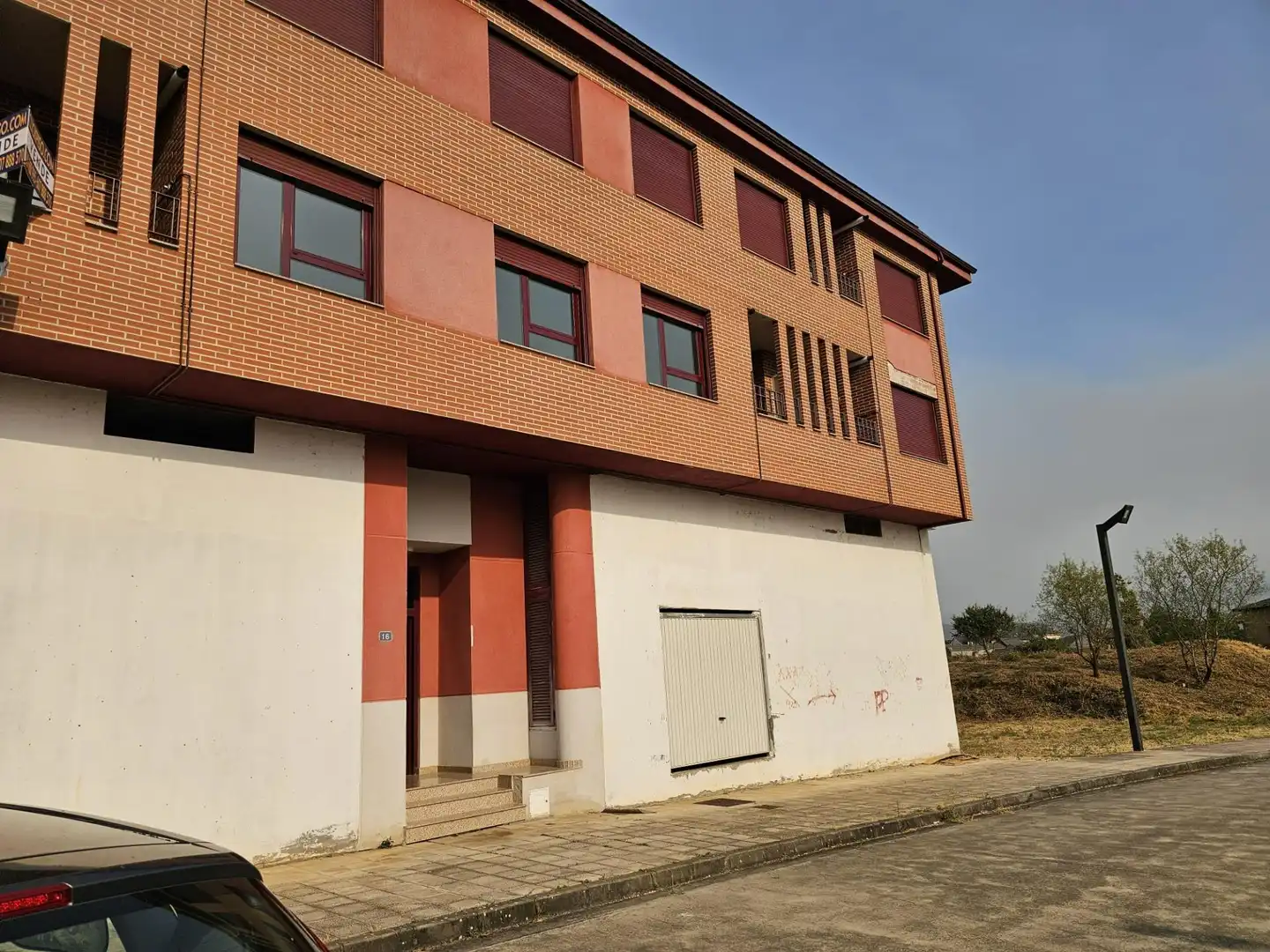 Vista exterior de Local en venta en Camponaraya