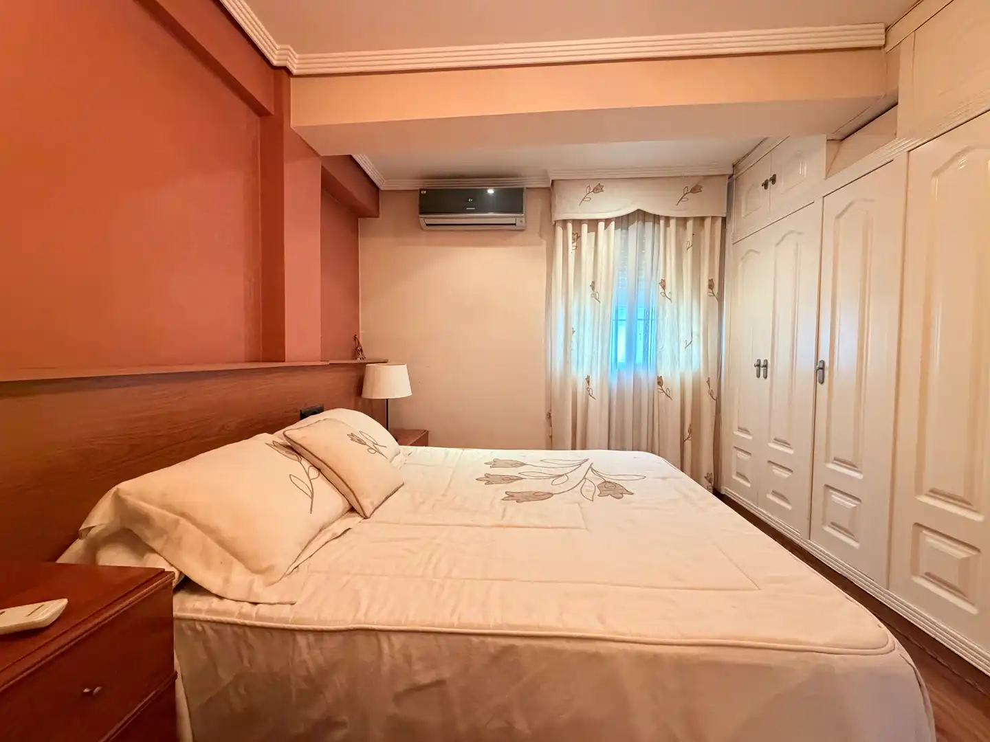 Habitación de Piso en venta en Castellón de la Plana / Castelló de la Plana con Aire acondicionado, Calefacción y Parquet